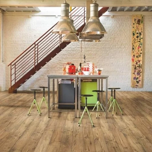 РЕСТАВРИРОВАННЫЙ КАШТАН НАТУР ЛАМИНАТ  QUICK-STEP  PERSPECTIVE PATCHWORKS HYDRO ламинат для пола